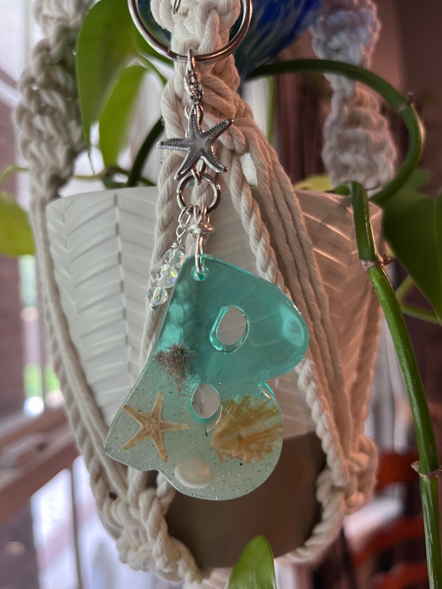Personalized Beach Initial Keychain – Custom Coastal Keepsake